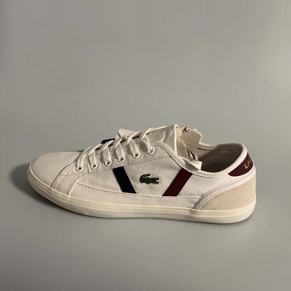 Lacoste sideline